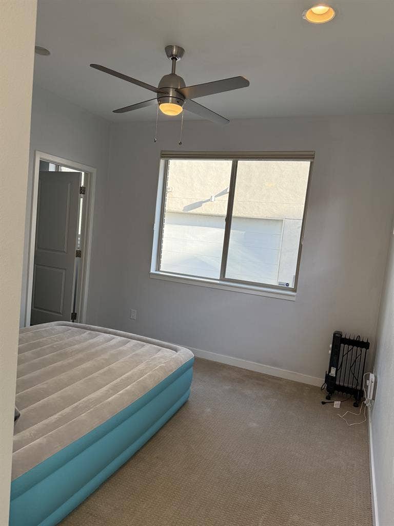 1 room + private attached bath