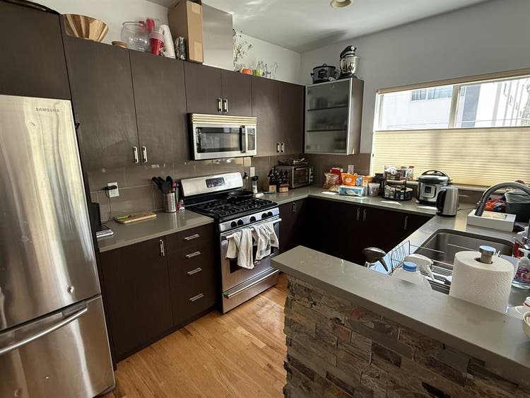1 room + private attached bath