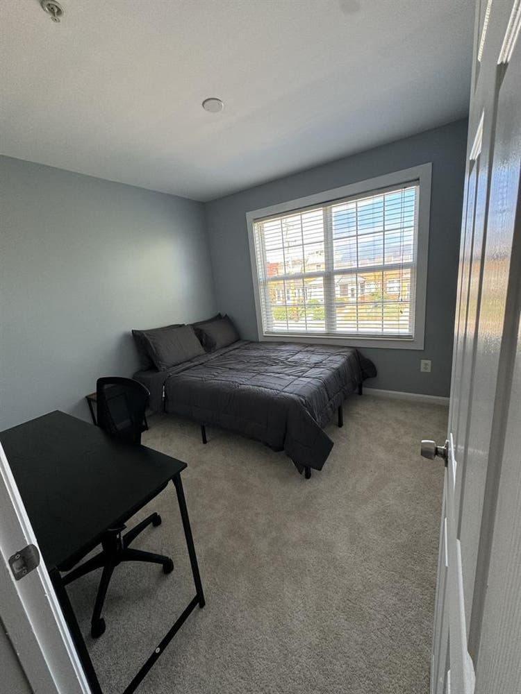 Fully Furnished Rooms for Rent!