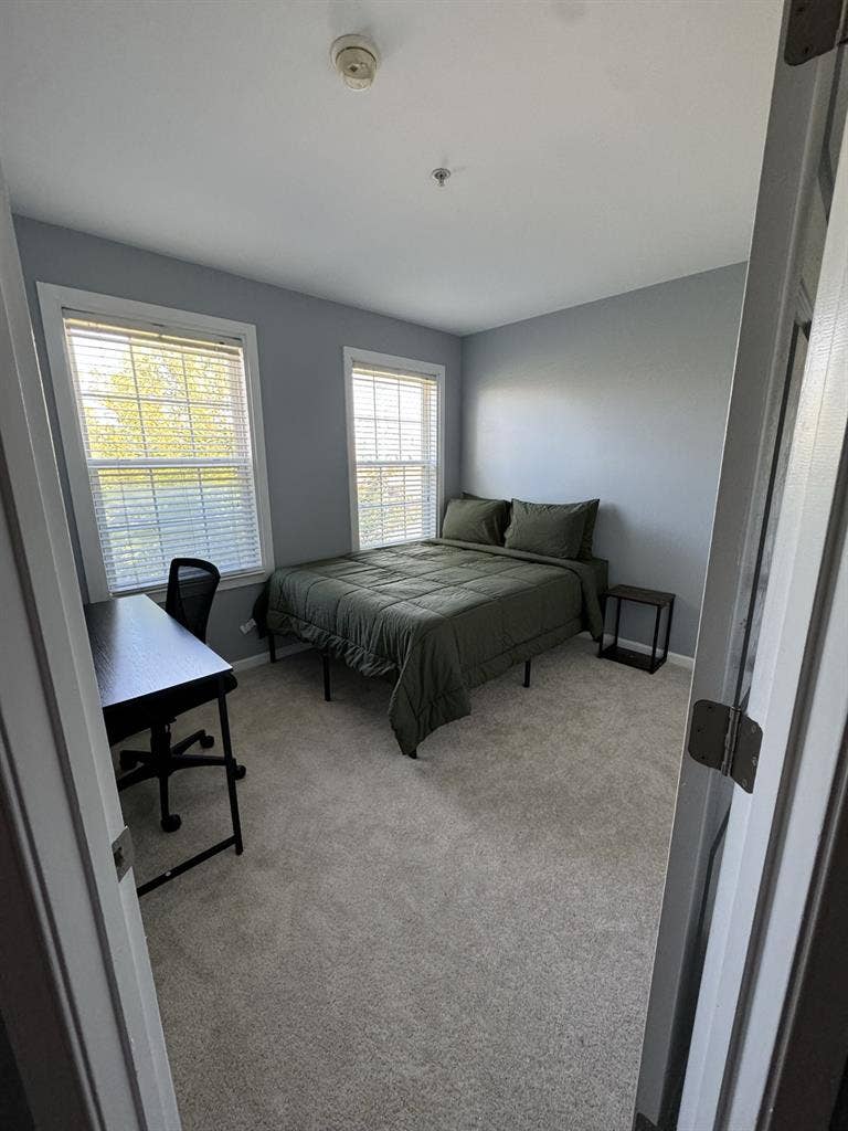 Fully Furnished Rooms for Rent!