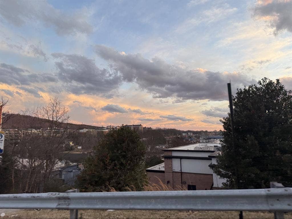 5 minutes from liberty