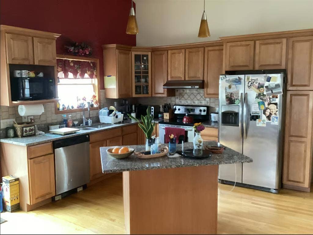 suite, private entrance and parking