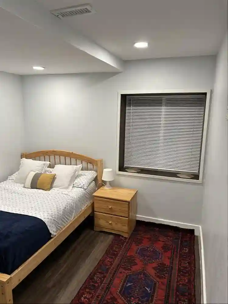 Furnished room (Available now!)