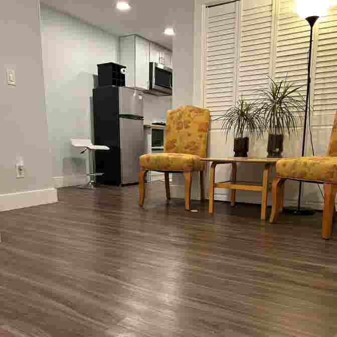 Furnished room (available NOW!)