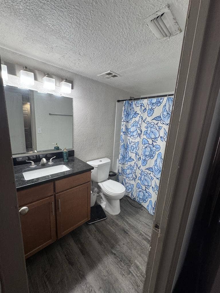 Room available for rent