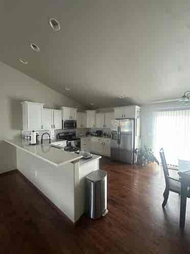 Looking for a 4th roommate