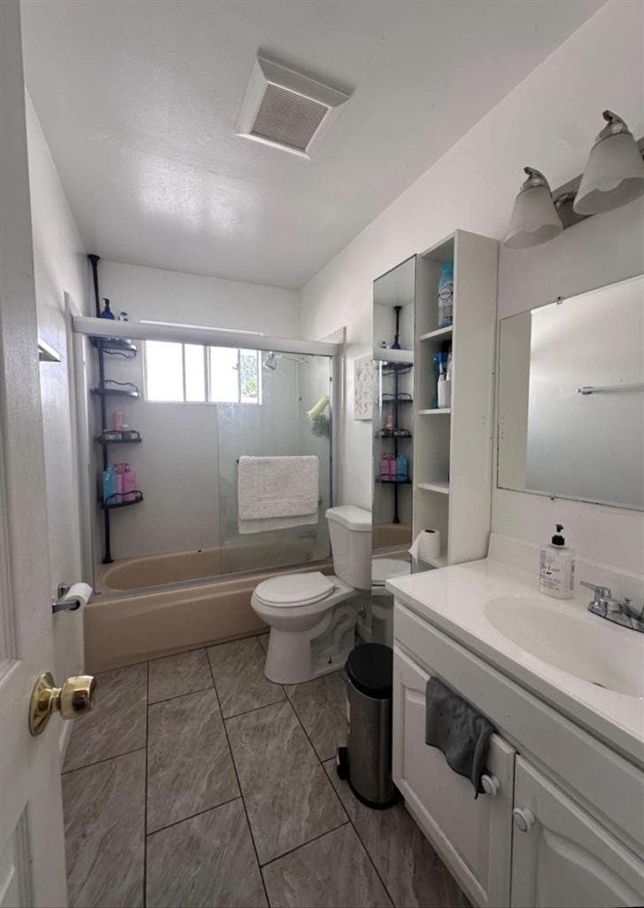 Small Room For Rent