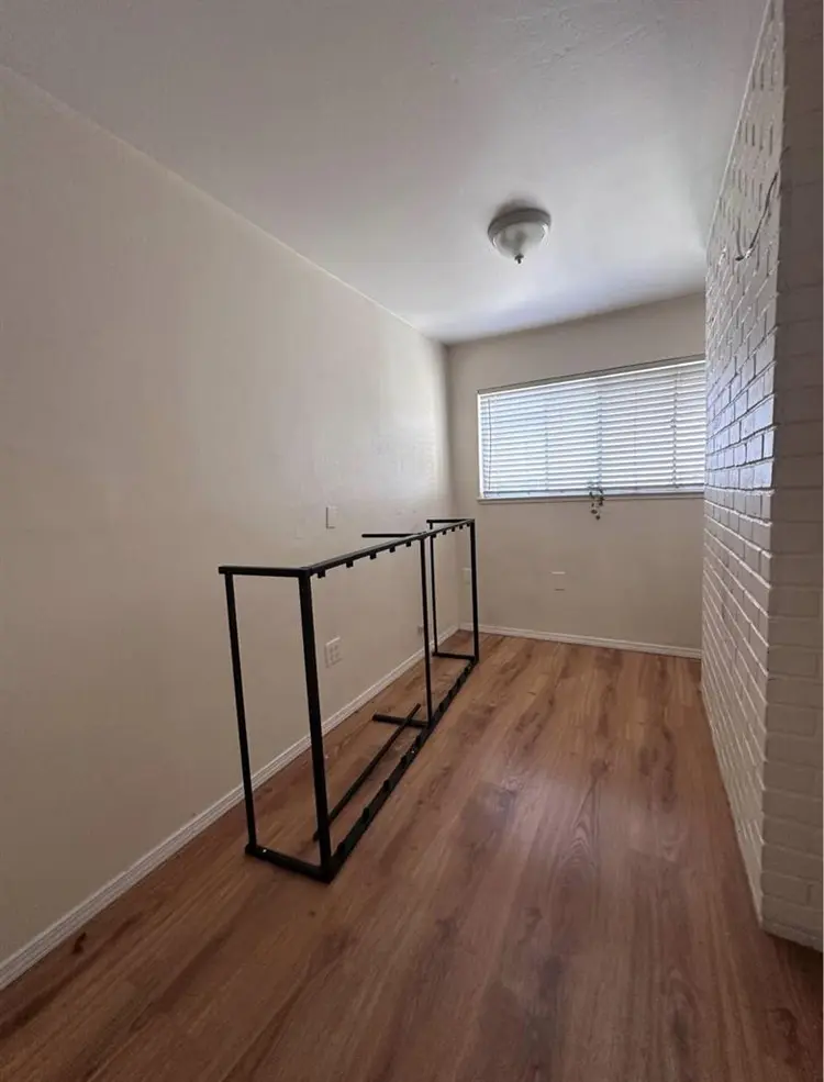 Small Room For Rent