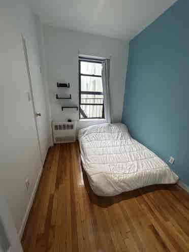 Room in UES/Close to the park