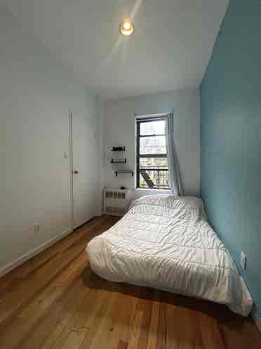 Room in UES/Close to the park