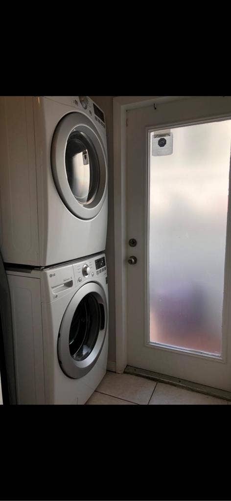 Lookingfor roommate in brickell Nov