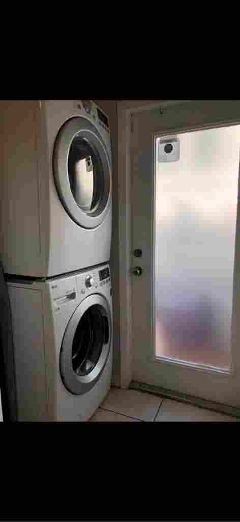 Lookingfor roommate in brickell Oct