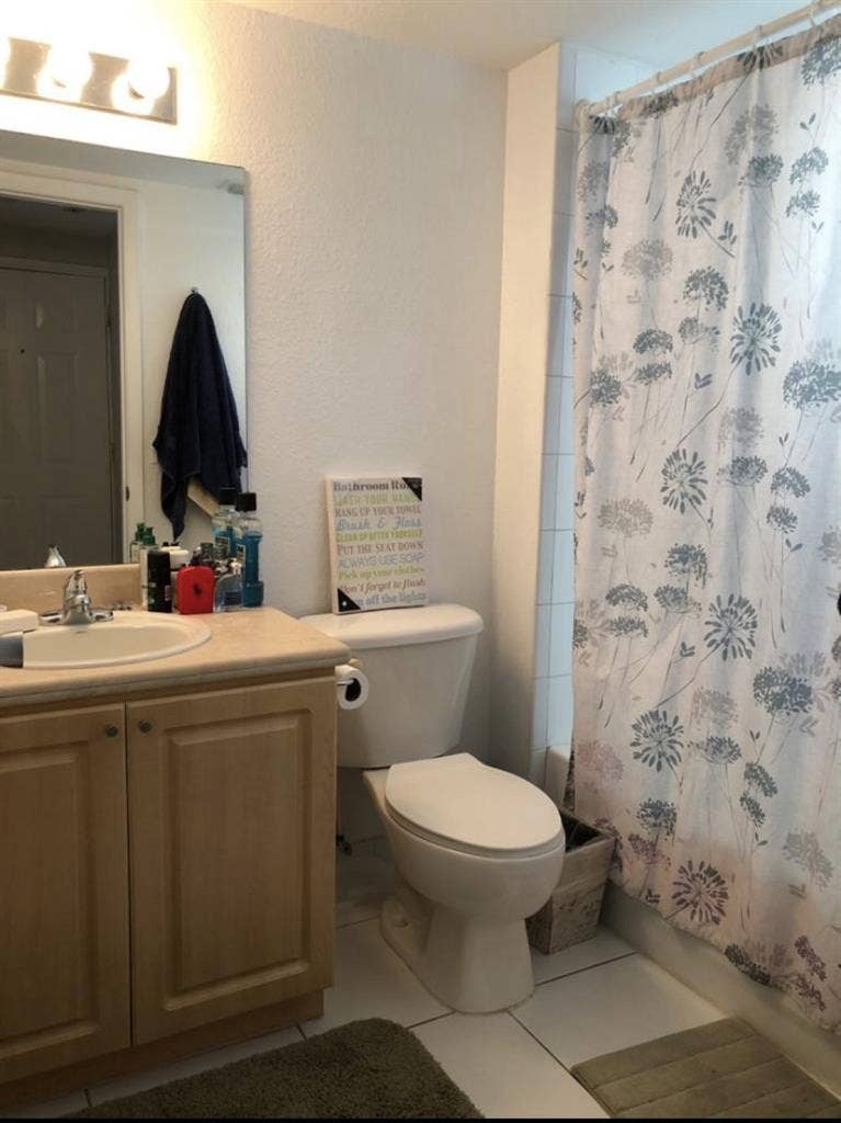Lookingfor roommate in brickell Nov