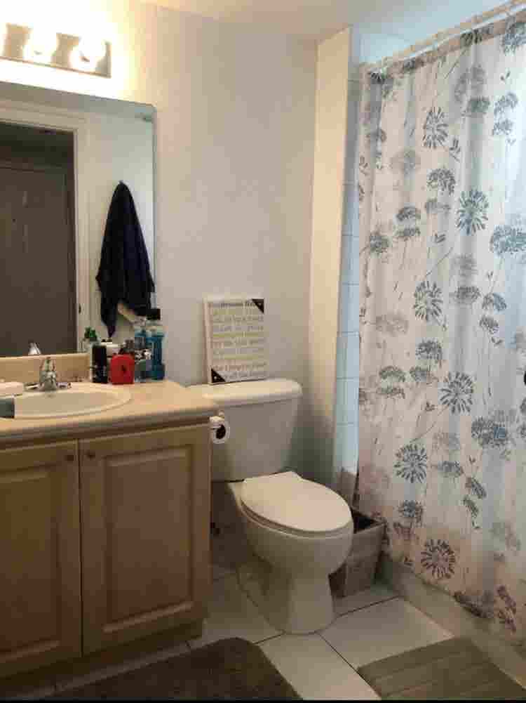 Lookingfor roommate in brickell Oct