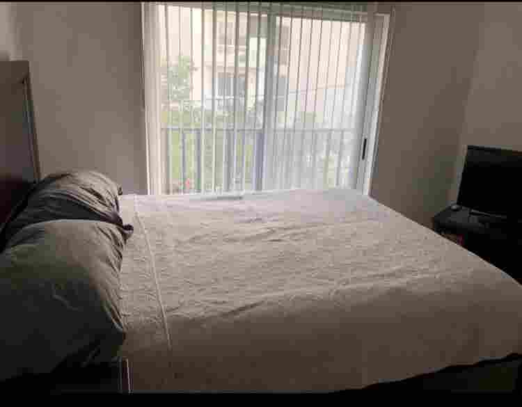 Lookingfor roommate in brickell Oct