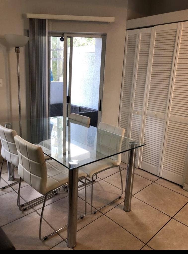 Lookingfor roommate in brickell Nov