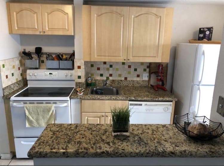 Lookingfor roommate in brickell Oct
