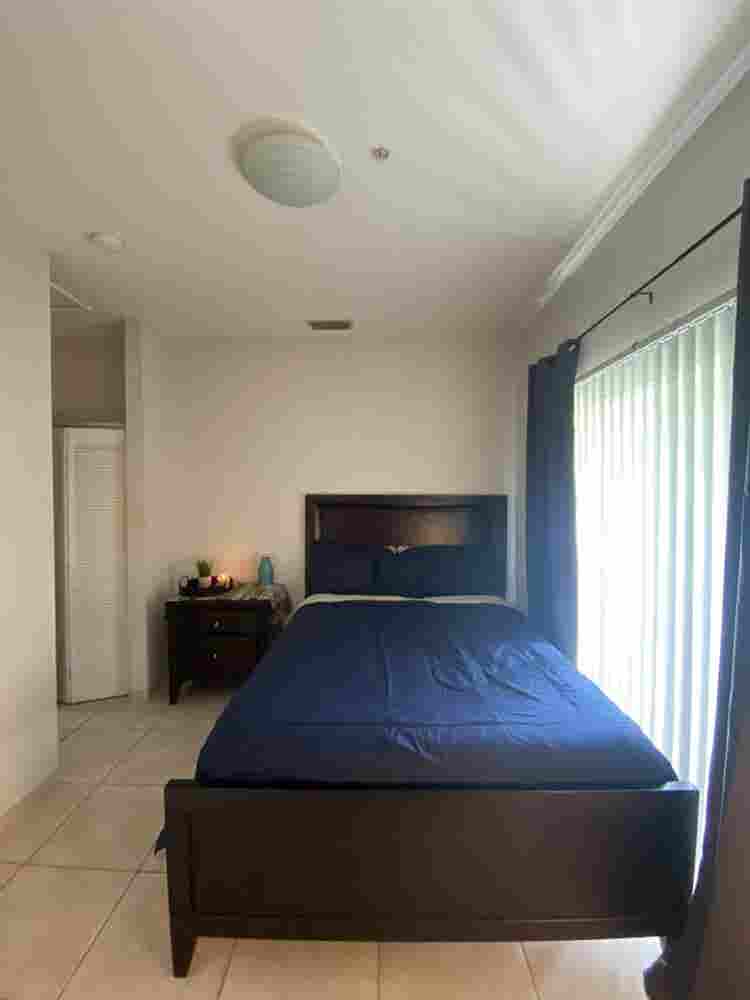 Lookingfor roommate in brickell Oct