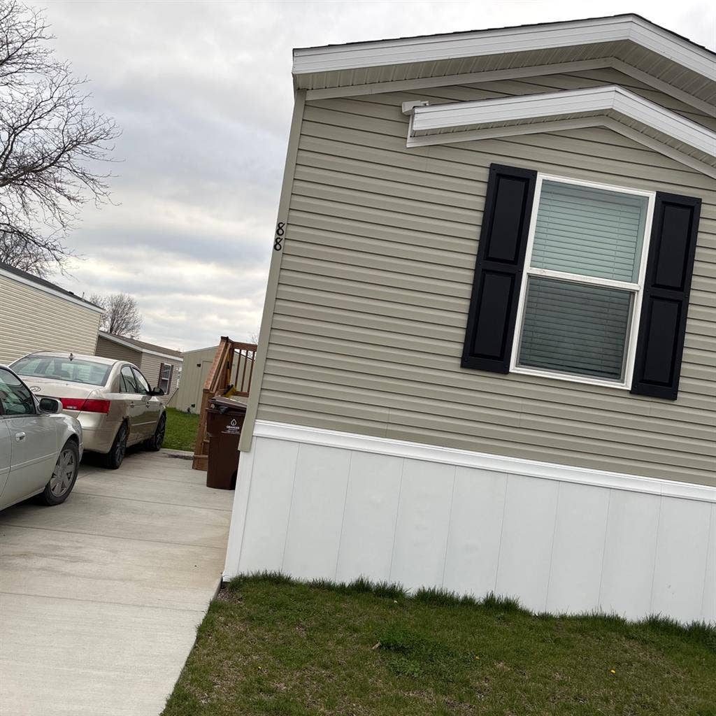 Looking for roommate