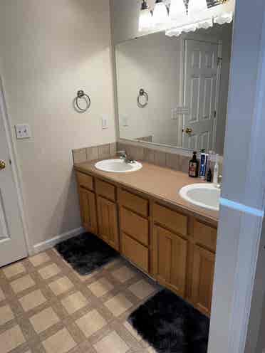 Cozy room in upscale neighborhood