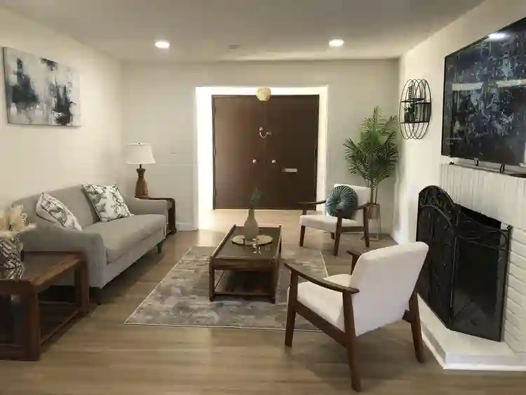 Cozy, clean room for remt