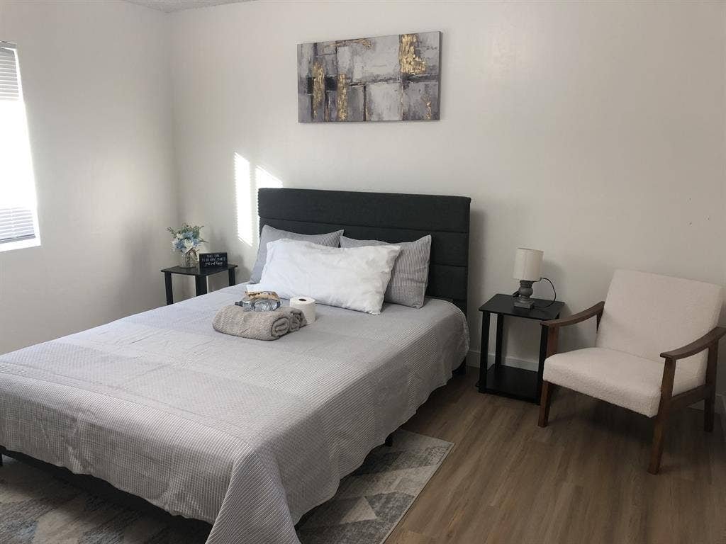 Cozy, clean room for remt