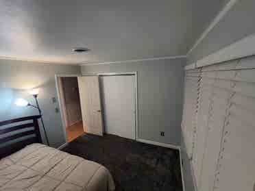 Clean, quiet, 5 minutes from ocean.