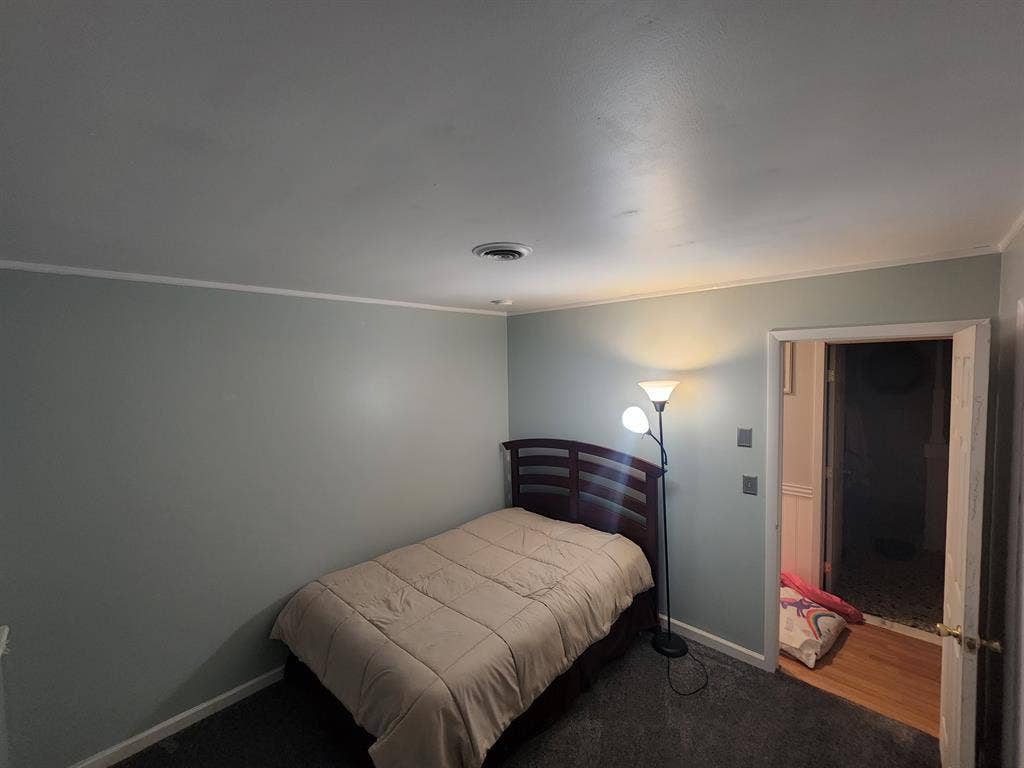 Clean, quiet, 5 minutes from ocean.