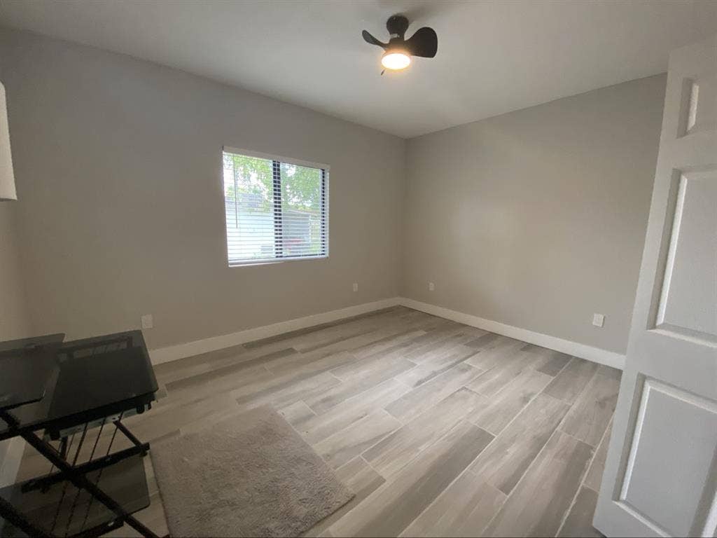 Available room for rent