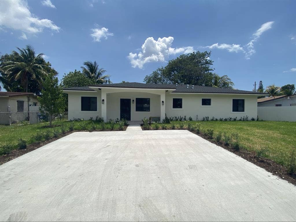Available room for rent