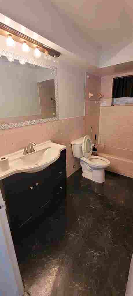 Large Room by Downtown Clearwater