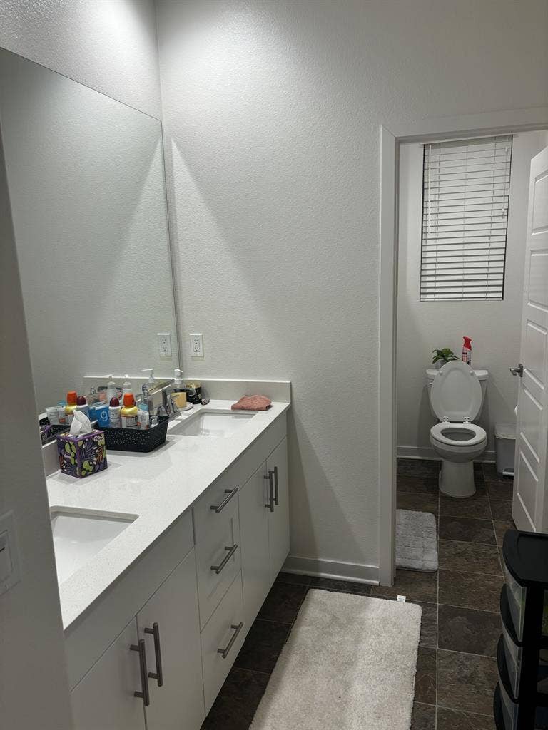 Townhome in Fontana need roommate