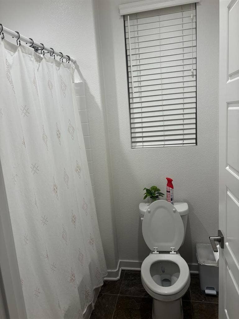 Townhome in Fontana need roommate