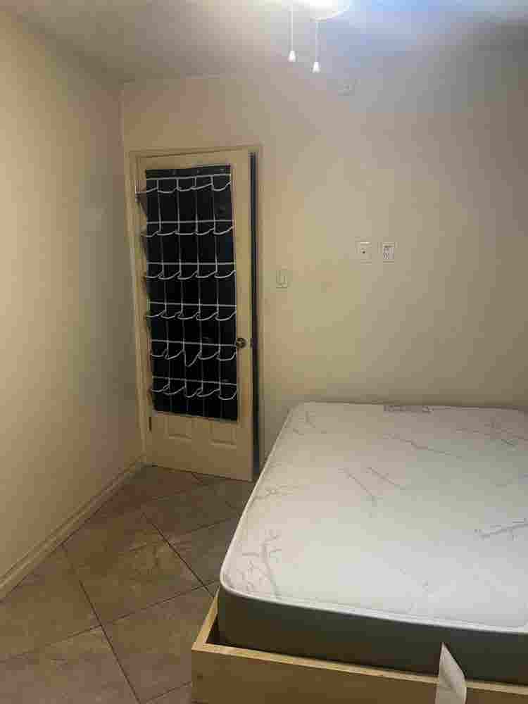 Room for rent with private bathroom