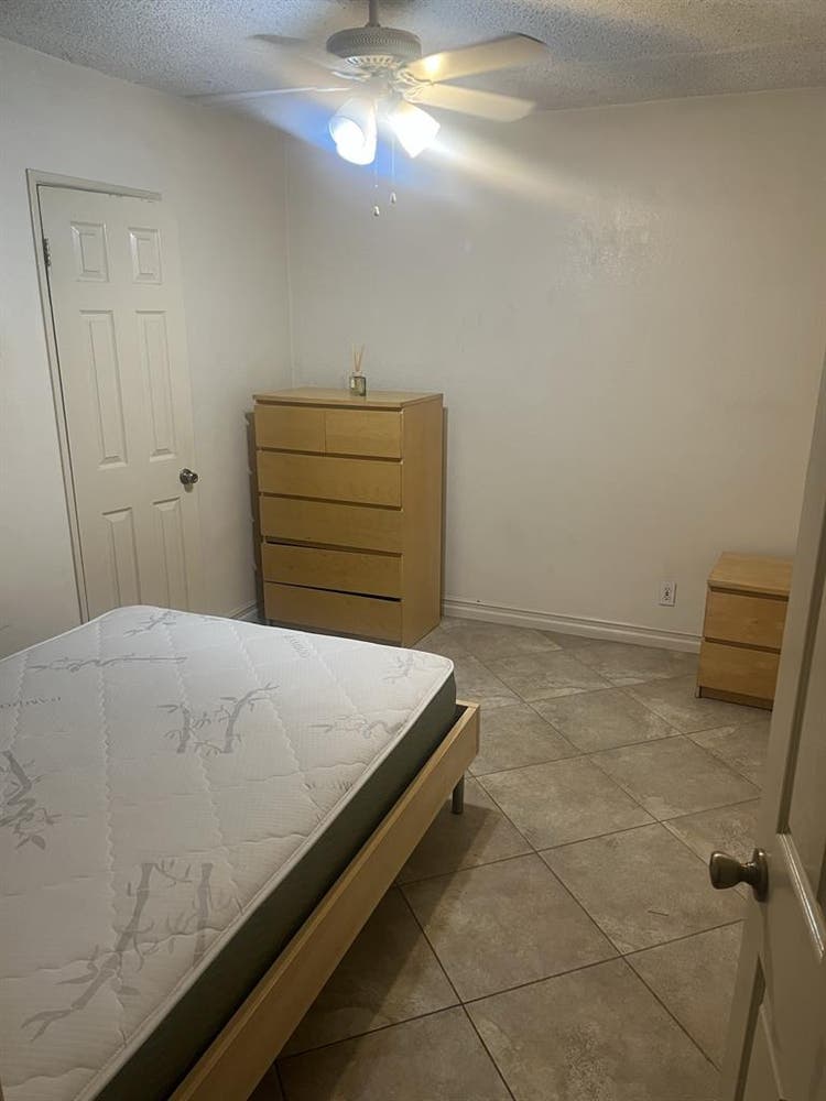 Room for rent with private bathroom