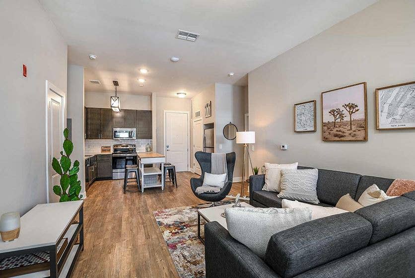 BELOW ASKING RENT PRICE!!!