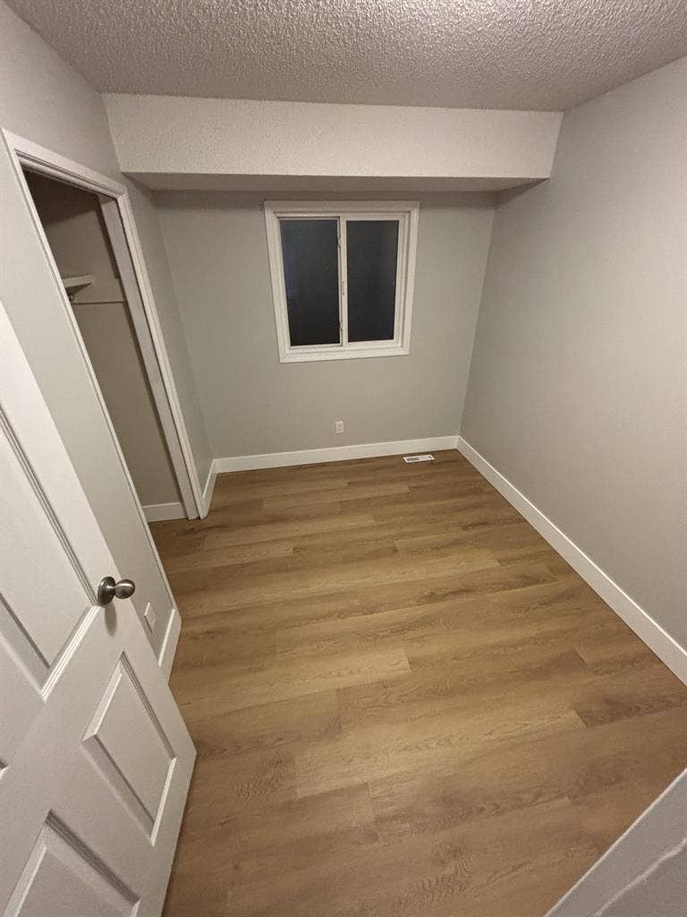 Student friendly house close to MRU