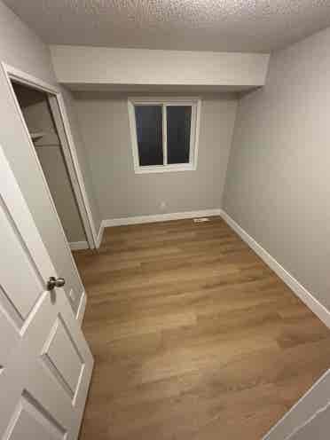 Student friendly house close to MRU