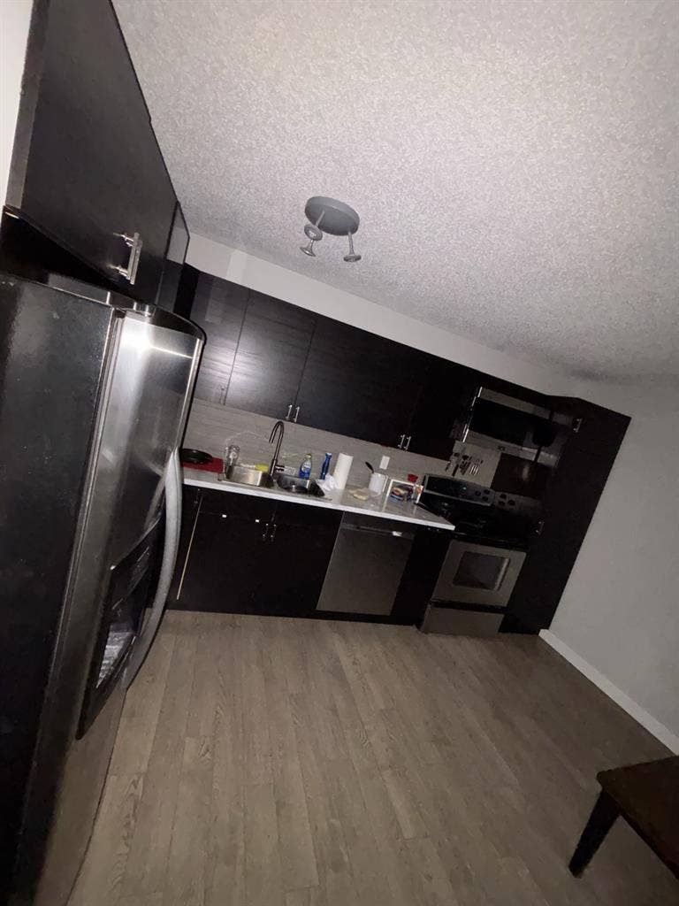 Student friendly house close to MRU