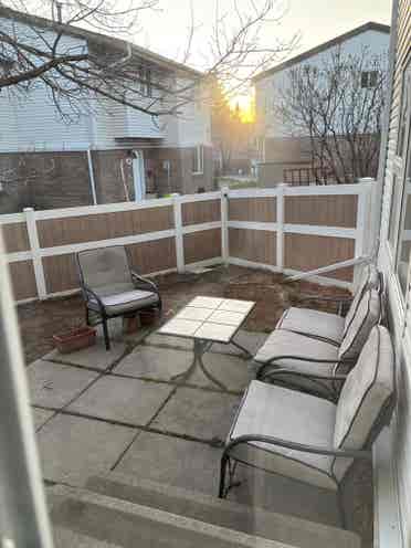 Student friendly house close to MRU