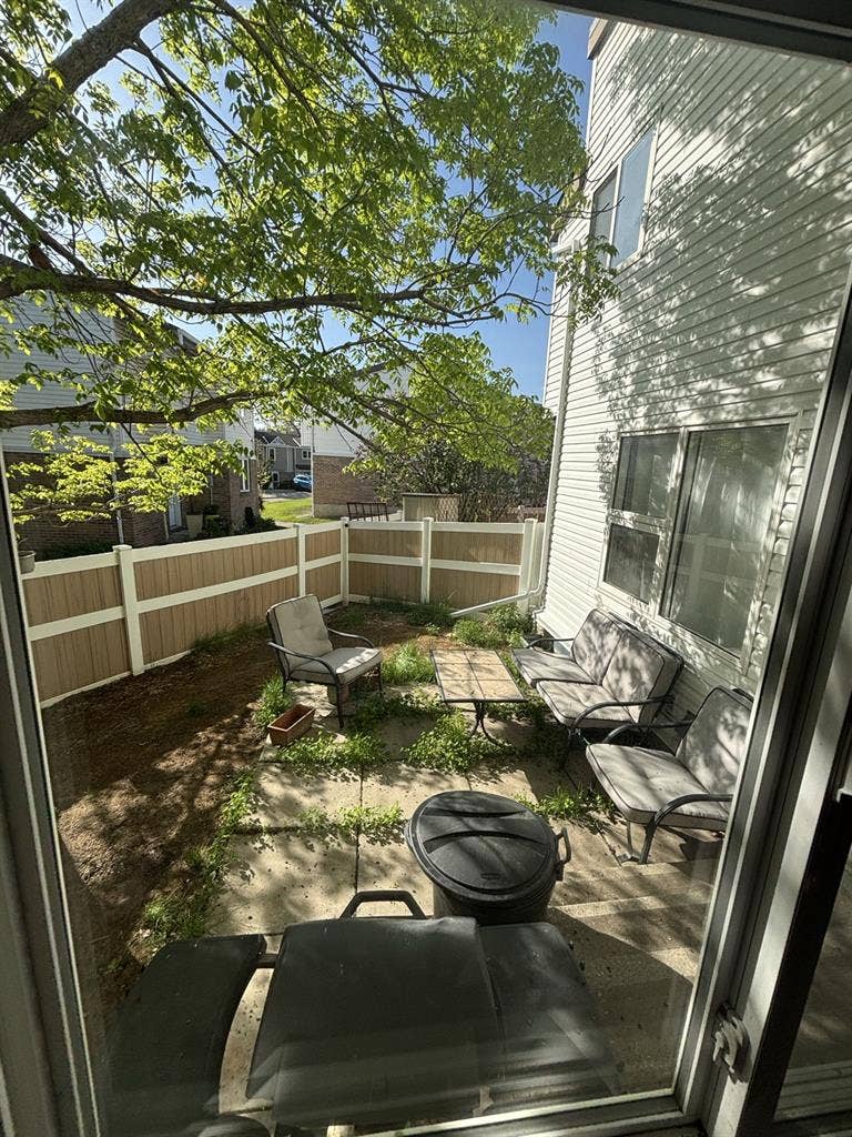 Student friendly house close to MRU