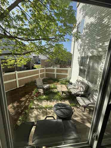Student friendly house close to MRU