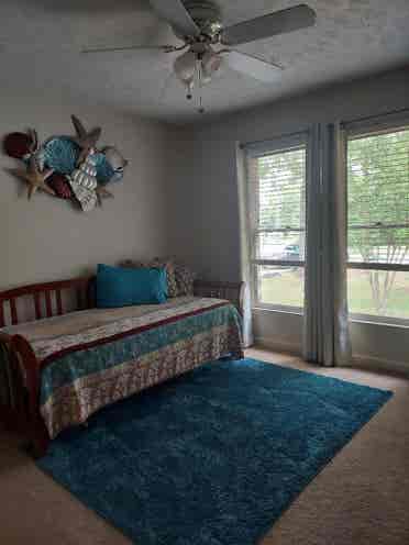 2 FURNISHED Rooms Available