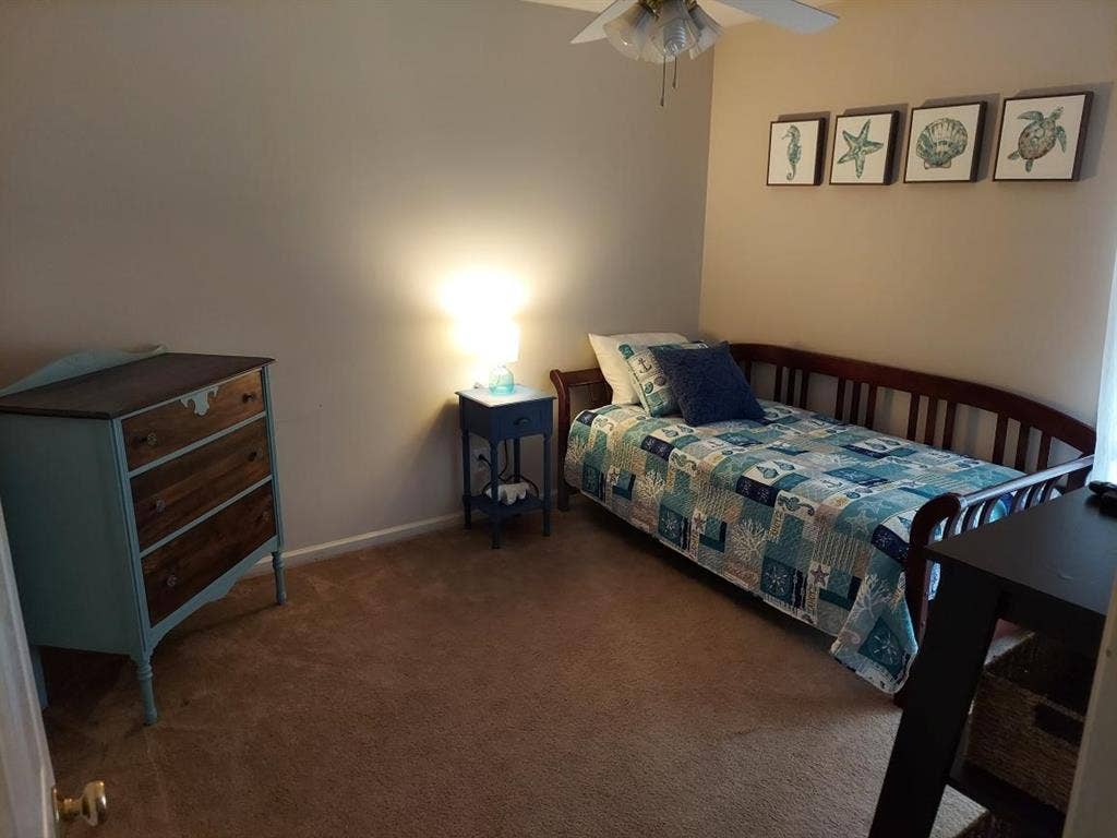 2 FURNISHED Rooms Available