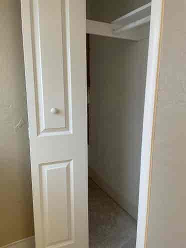 Room for rent immediately.