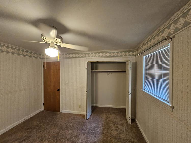 Room without furniture.