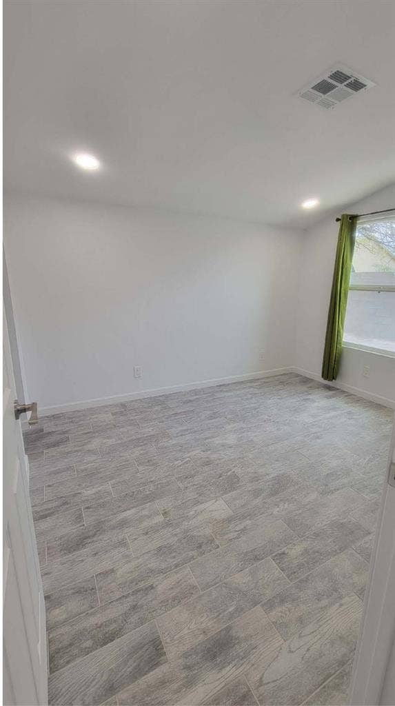 Room for rent in May