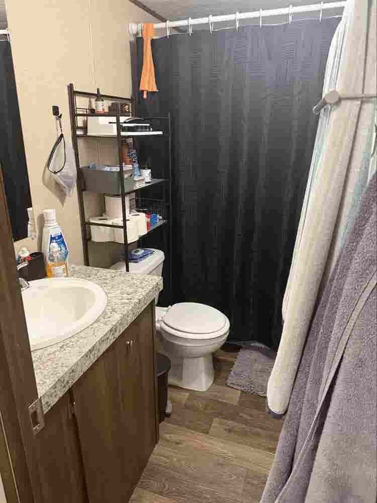 Room for rent available immediately