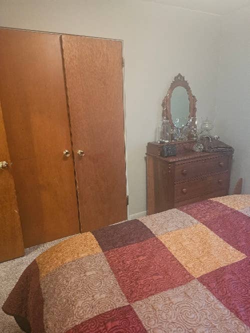 Iso Roomate