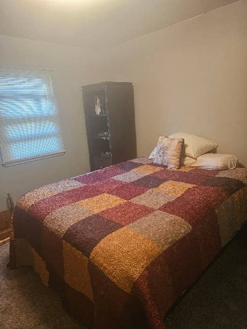 Iso Roomate